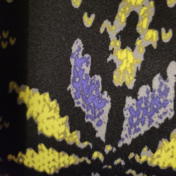 NWOT Fila thermal outdoor sport top. Medium, black with faux knit pattern. - Picture 3 of 6